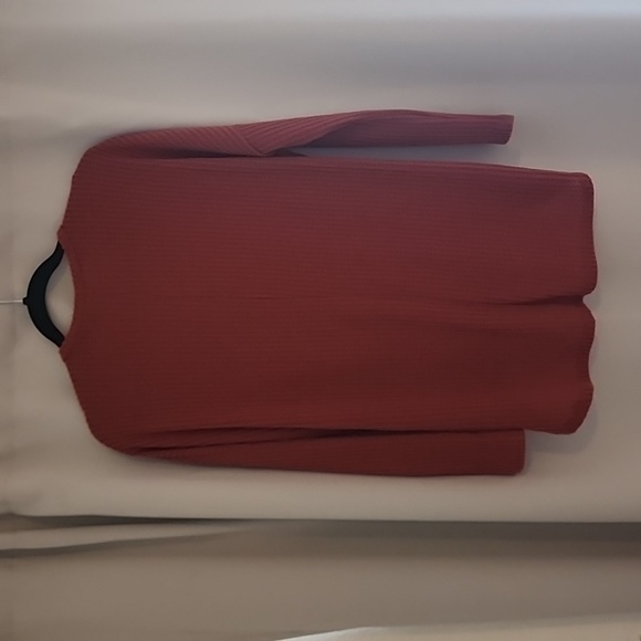 New! Sweater - Picture 3 of 3